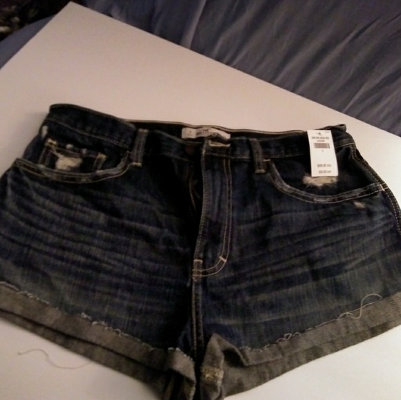Hollister Distressed Shorts Size 9 - Picture 8 of 8